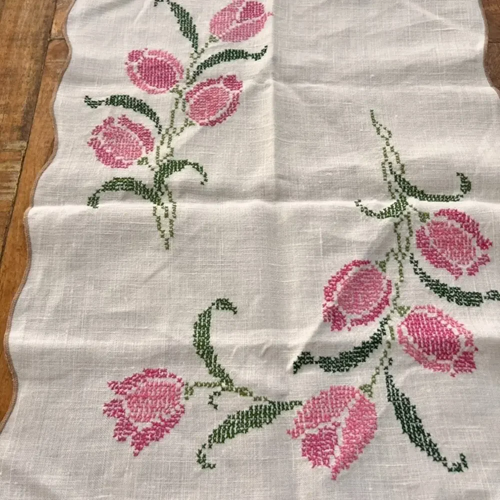 Vintage Linen Table Runner 15 x 37.5